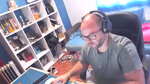 Snapshot of ravingr3d3 chatting on September 2025 09:22:02 AM ravingr3d3 online show from September 2025 09:22:02 AM