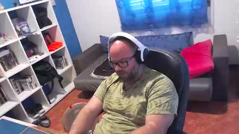 ravingr3d3 online show from June 2026 10:15:01 AM