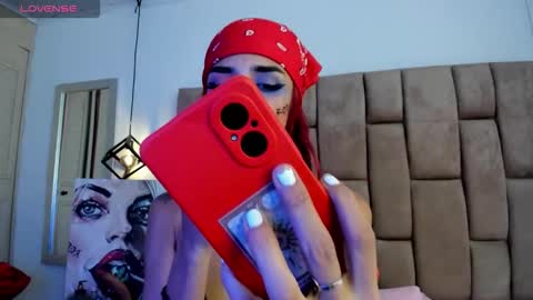 Snapshot of ravynrouge_ chatting on October 2025 04:53:02 PM ravynrouge_ online show from October 2025 04:53:02 PM