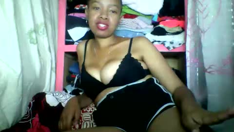 Snapshot of rayana_69 chatting on May 2026 03:20:02 PM rayana_69 online show from May 2026 03:20:02 PM
