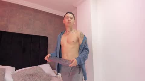 Raymond Stonee online show from January 2025 01:04:02 PM