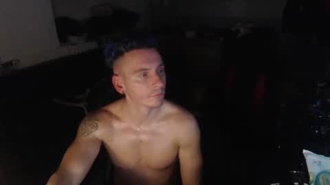 Rayzel online show from November 2025 10:41:02 PM