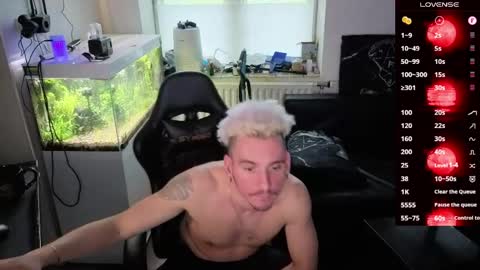 Rayzel online show from April 2026 06:02:01 PM