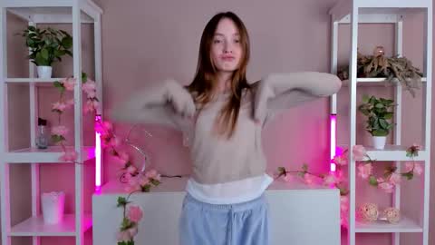 Sandy online show from October 2025 03:15:01 AM