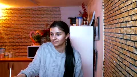 real_coupl3 online show from February 2026 08:49:02 PM