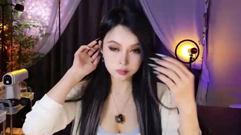 reaowna___ online show from January 2026 08:22:02 PM