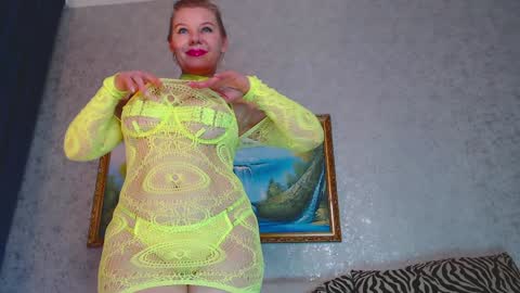 Snapshot of reasonforpassion_ chatting on January 2025 09:16:01 PM Im a little sick. Ill be back soon. online show from January 2025 09:16:01 PM