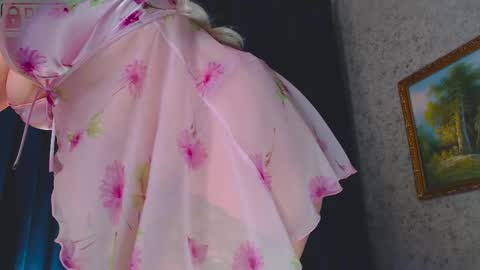 Snapshot of reasonforpassion_ chatting on February 2025 08:48:02 PM Im a little sick. Ill be back soon. online show from February 2025 08:48:02 PM