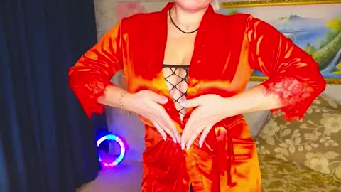 Im a little sick. Ill be back soon. online show from November 2025 01:00:02 PM