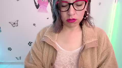Rebbeca online show from June 2026 03:17:01 PM