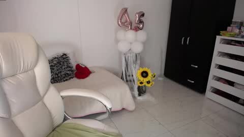 Snapshot of rebeca_milf chatting on January 2025 01:08:01 AM REBECA online show from January 2025 01:08:01 AM