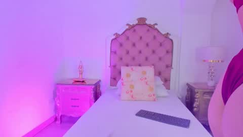 Rebeca Whatsson online show from December 2025 11:28:02 AM