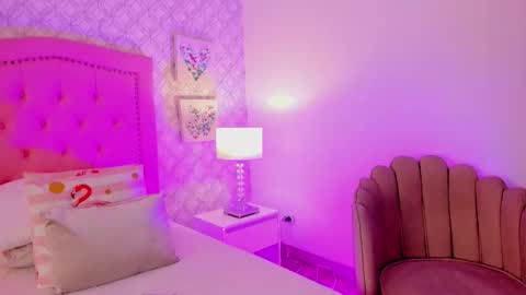 Rebeca Whatsson online show from February 2026 12:04:02 PM