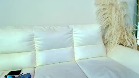 Snapshot of rebeca_williams_ chatting on February 2025 09:09:01 PM Rebeca Williams online show from February 2025 09:09:01 PM