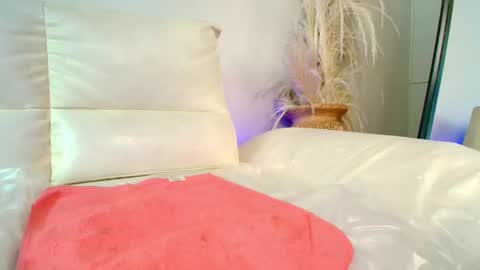 Snapshot of rebeca_williams_ chatting on February 2025 09:36:01 PM Rebeca Williams online show from February 2025 09:36:01 PM