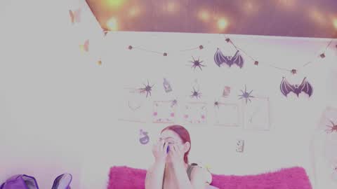 Rebeca  online show from October 2025 12:39:01 PM