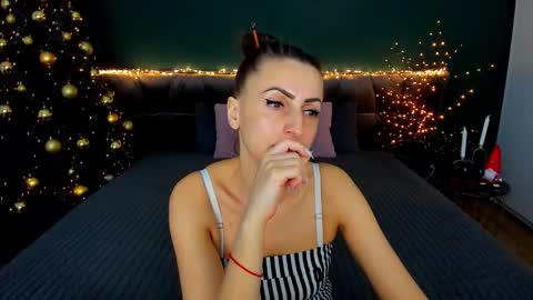 rebecca_diamonds online show from December 2025 07:37:01 AM