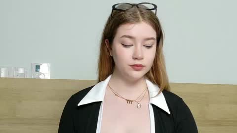 Snapshot of rebecca_lace chatting on September 2025 06:10:02 PM rebecca_lace online show from September 2025 06:10:02 PM