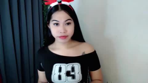 its me asian rebecca online show from December 2025 06:33:01 AM