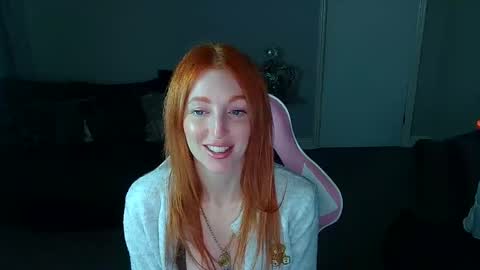 Snapshot of red_firesquirt chatting on February 2025 02:59:02 PM Red - online show from February 2025 02:59:02 PM