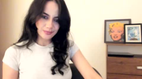 red_flower203 online show from January 2026 01:00:02 AM