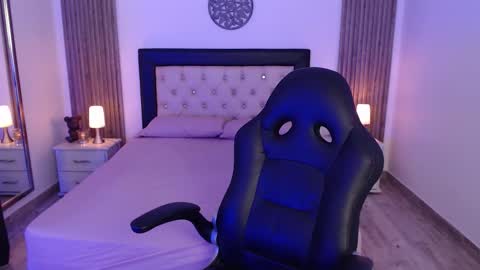 Kitty online show from October 2025 08:28:01 PM