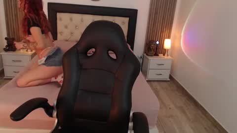 Kitty online show from October 2025 09:14:02 PM