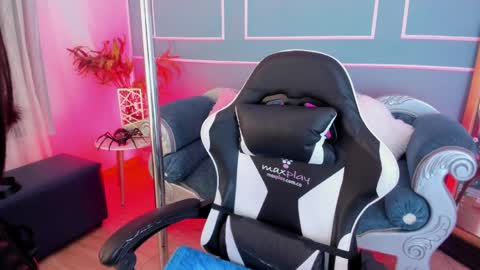     online show from April 2026 11:26:02 AM