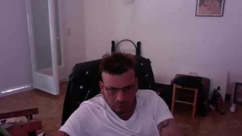 redbonezzzz online show from April 2026 03:21:02 PM