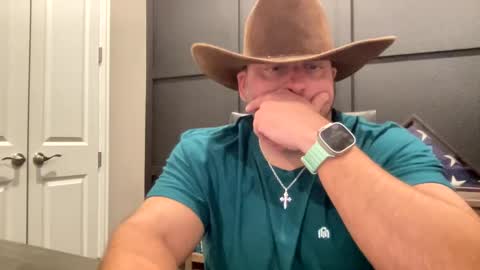 Snapshot of redbull1414 chatting on December 2024 02:21:01 AM RedBull online show from December 2024 02:21:01 AM