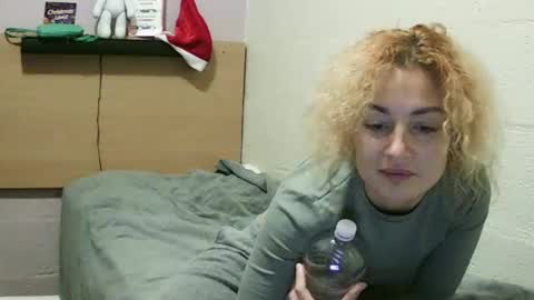Snapshot of reddgirll chatting on January 2025 10:01:01 PM reddgirll online show from January 2025 10:01:01 PM