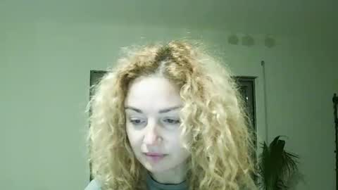 Snapshot of reddgirll chatting on January 2025 09:46:02 PM reddgirll online show from January 2025 09:46:02 PM