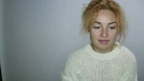 Snapshot of reddgirll chatting on January 2025 05:30:01 PM reddgirll online show from January 2025 05:30:01 PM