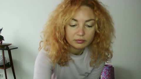 Snapshot of reddgirll chatting on January 2025 11:45:01 AM reddgirll online show from January 2025 11:45:01 AM