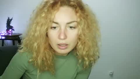 Snapshot of reddgirll chatting on January 2025 08:19:02 PM reddgirll online show from January 2025 08:19:02 PM