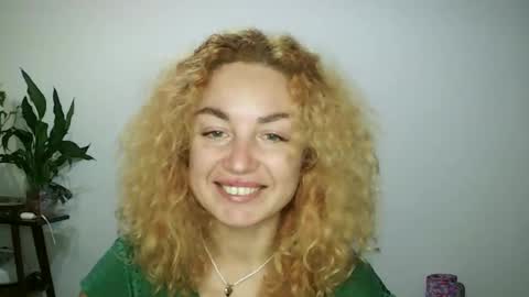 Snapshot of reddgirll chatting on January 2025 06:20:02 PM reddgirll online show from January 2025 06:20:02 PM