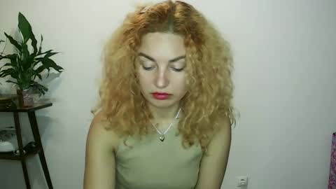 Snapshot of reddgirll chatting on January 2025 04:48:01 PM reddgirll online show from January 2025 04:48:01 PM