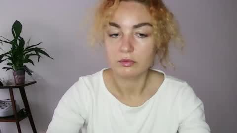 Snapshot of reddgirll chatting on January 2025 03:25:02 PM reddgirll online show from January 2025 03:25:02 PM