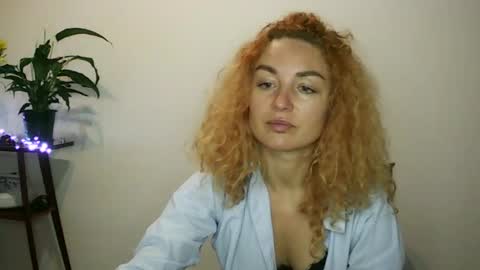 Snapshot of reddgirll chatting on January 2025 06:21:01 PM reddgirll online show from January 2025 06:21:01 PM