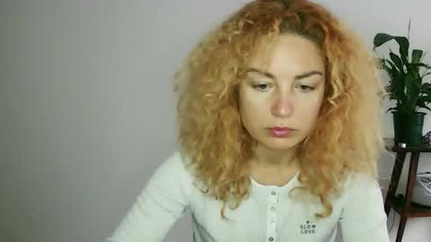 Snapshot of reddgirll chatting on February 2025 08:35:01 AM reddgirll online show from February 2025 08:35:01 AM