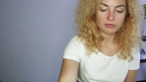 Snapshot of reddgirll chatting on February 2025 05:18:01 PM reddgirll online show from February 2025 05:18:01 PM