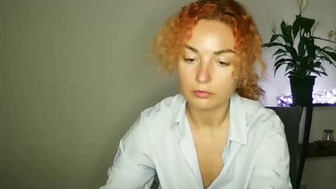 Snapshot of reddgirll chatting on February 2025 08:43:02 PM reddgirll online show from February 2025 08:43:02 PM