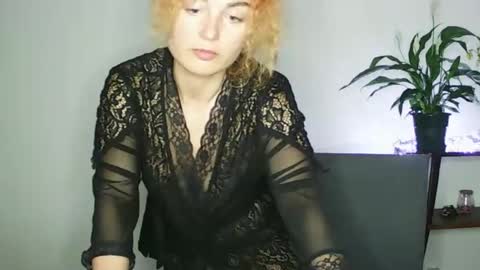 Snapshot of reddgirll chatting on February 2025 09:19:02 PM reddgirll online show from February 2025 09:19:02 PM