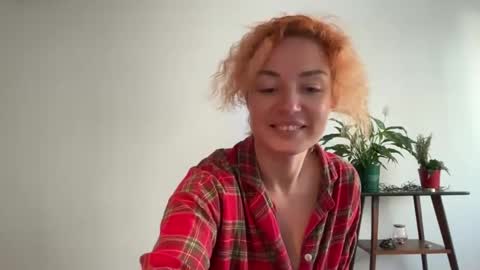Snapshot of reddgirll chatting on February 2025 04:30:02 PM reddgirll online show from February 2025 04:30:02 PM