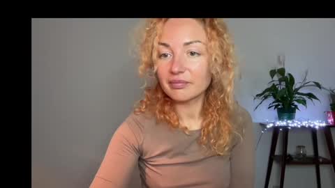 Snapshot of reddgirll chatting on March 2025 12:05:02 AM reddgirll online show from March 2025 12:05:02 AM