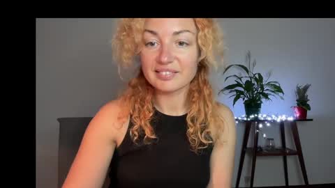 Snapshot of reddgirll chatting on March 2025 06:56:02 PM reddgirll online show from March 2025 06:56:02 PM