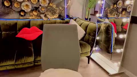 Lily online show from September 2025 11:08:01 PM