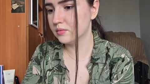 redginbluebersky online show from April 2026 11:00:01 AM