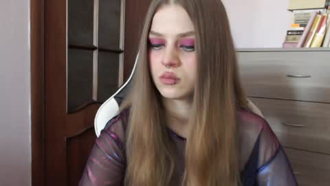 Lily online show from September 2025 02:46:01 AM