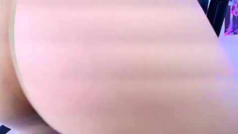 Lili Lopez online show from February 2025 11:04:01 PM